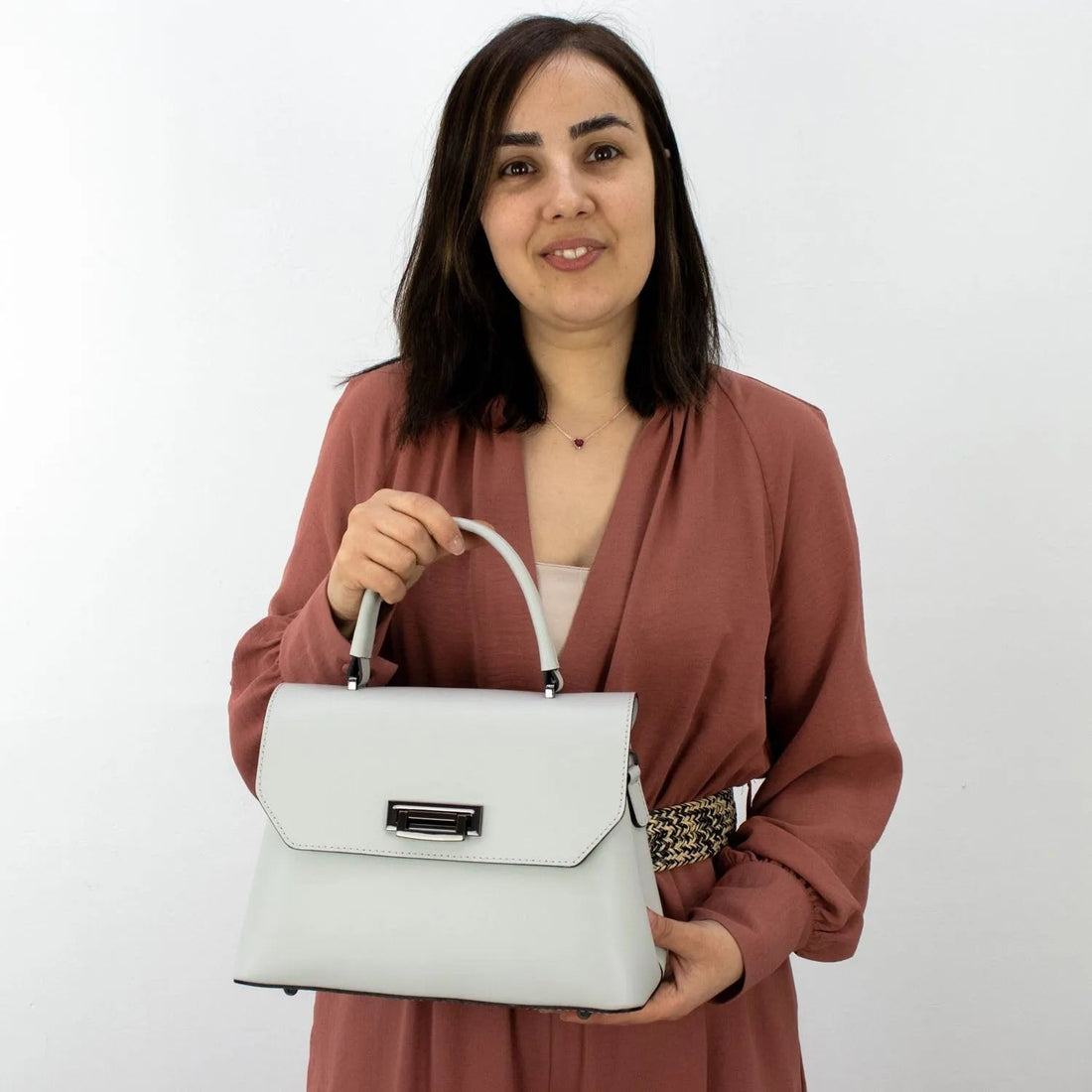 Bolso con solapa en piel Pregato Passione Gris claro - KimondoShop