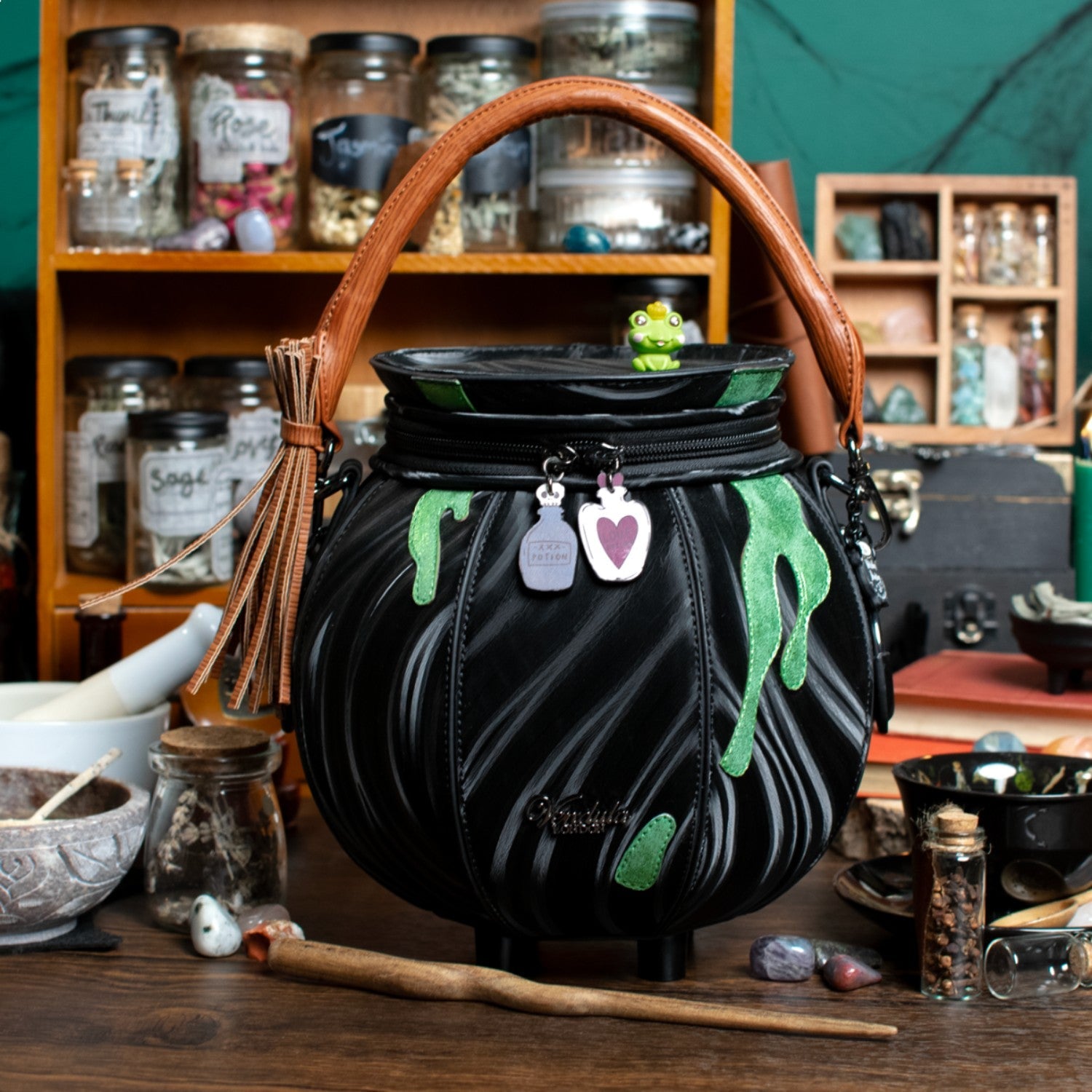 Bolso Vendula Cauldron The Witches Pantry - KimondoShop