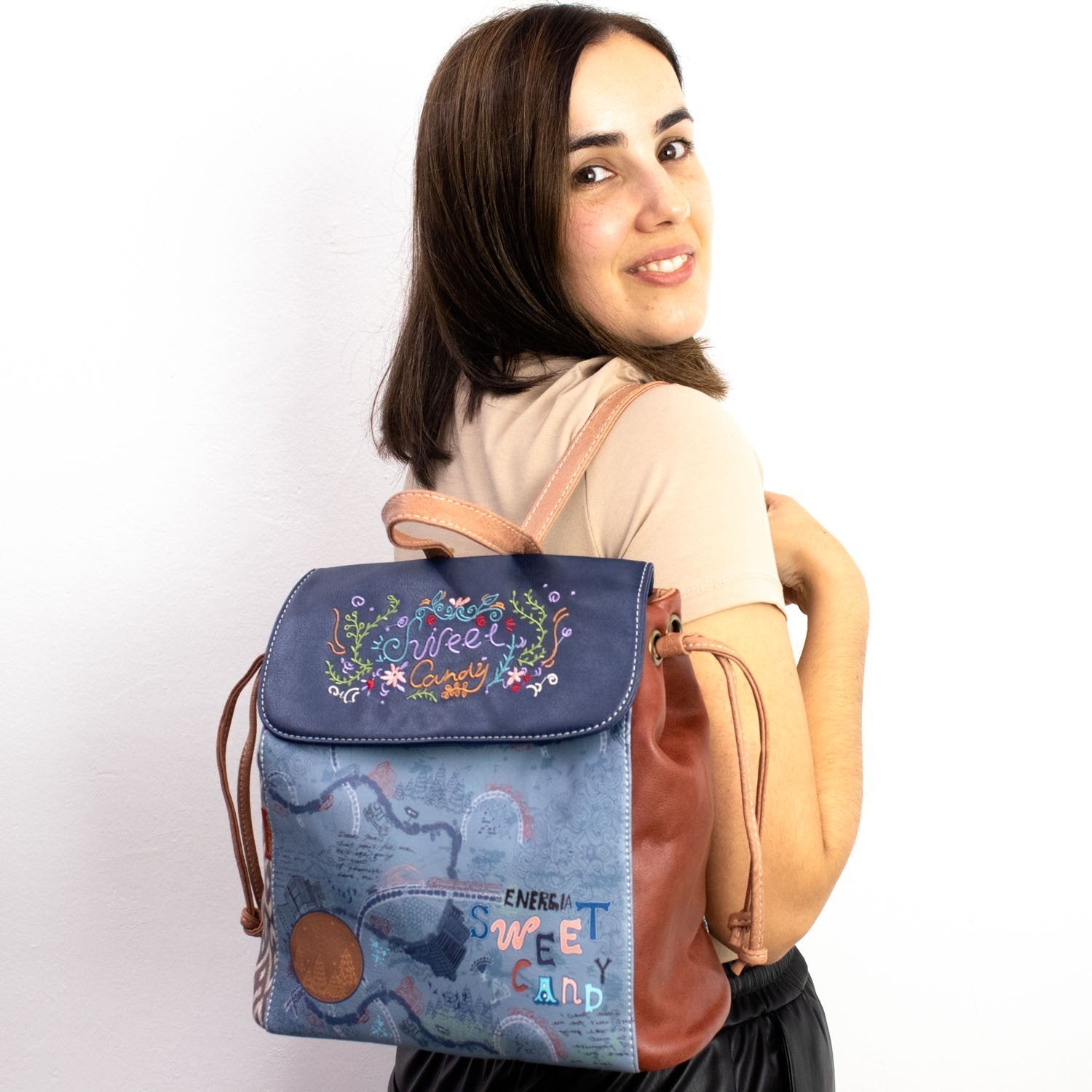 Mochila con bordados Sweet Candy Essential - KimondoShop